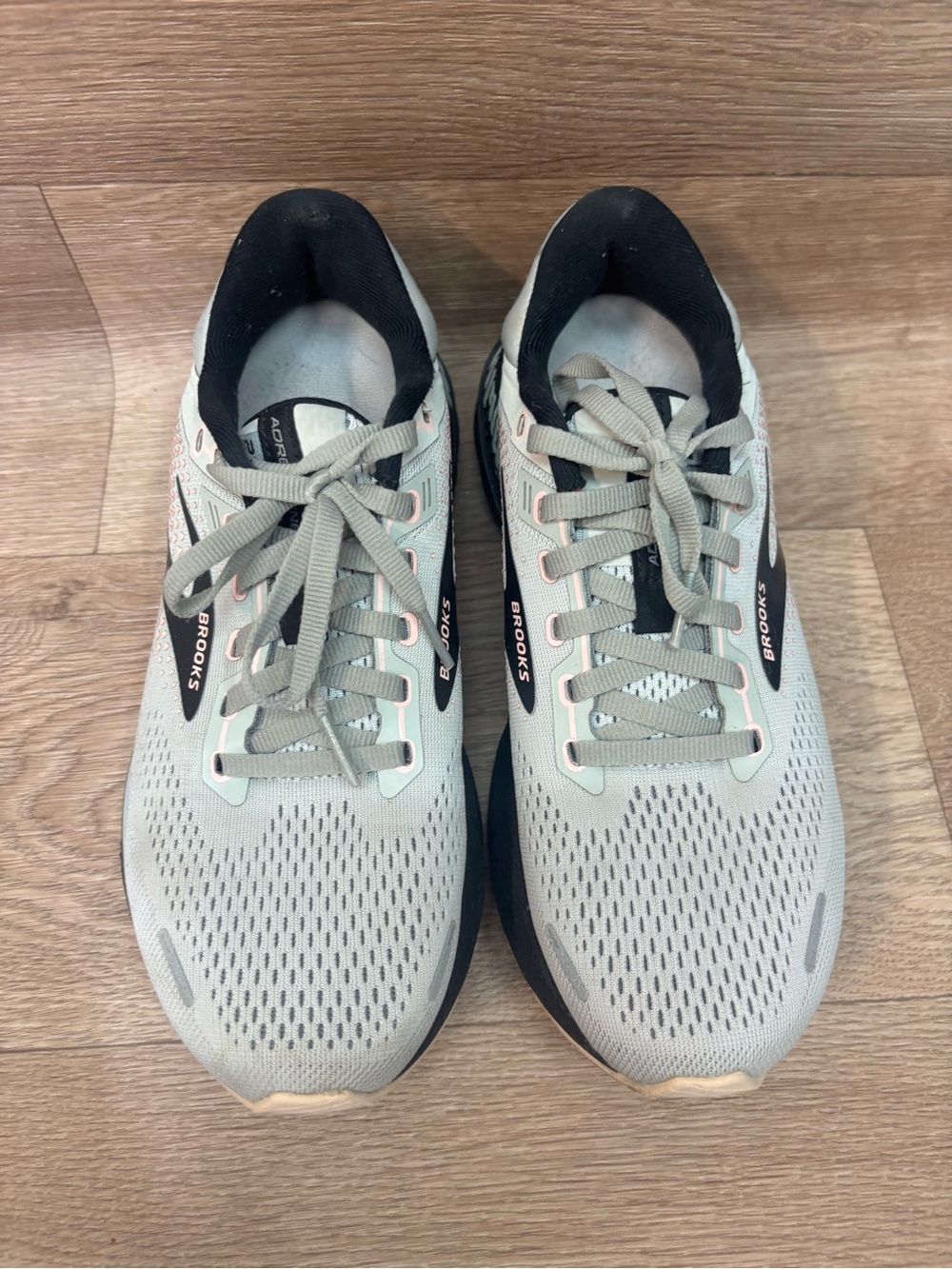 Brooks Adrenaline GTS 22 Womens Running Shoes Grey Black Pink 1203531B035 Size 8